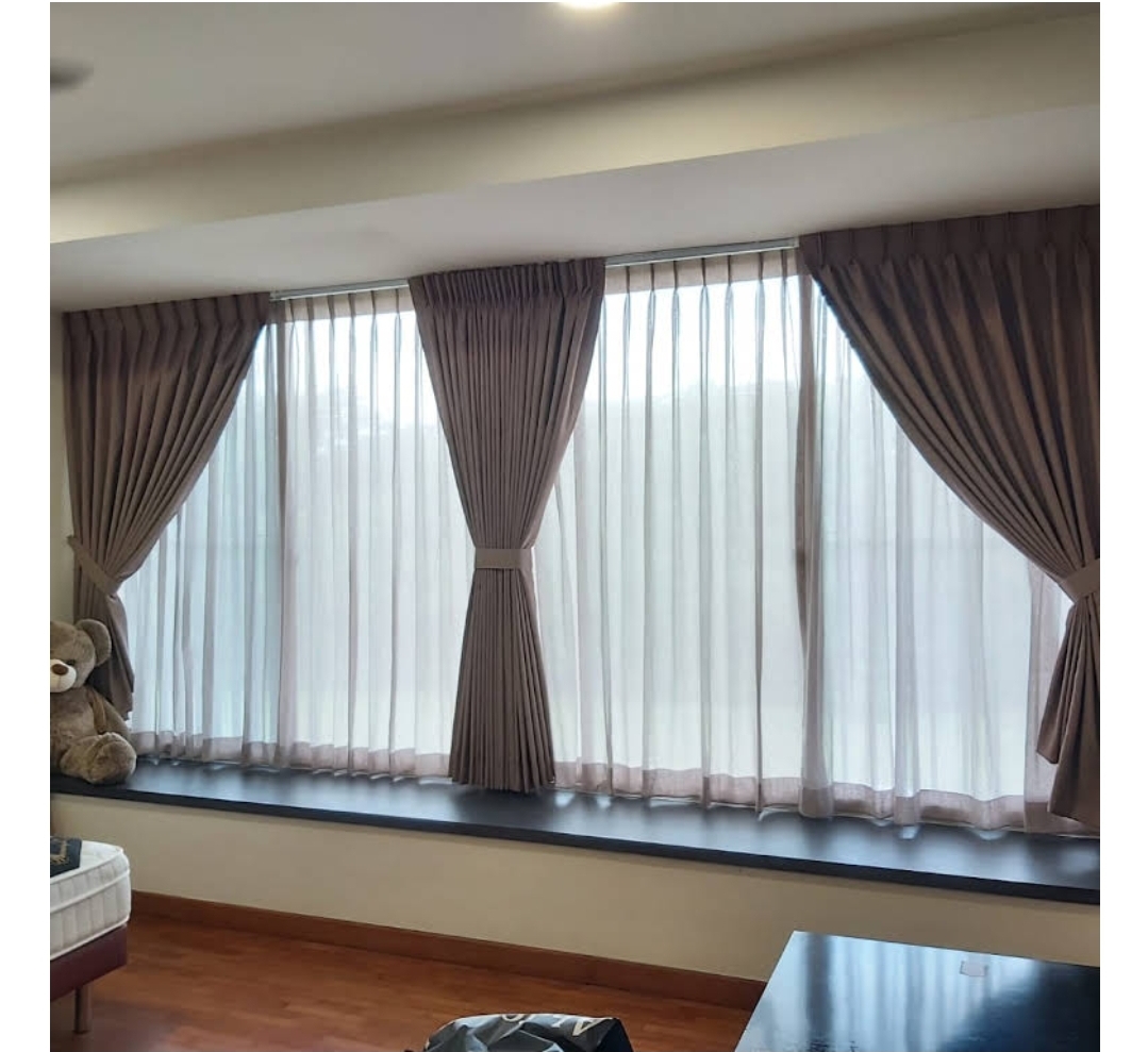 This is a Picture for Day and night curtain picture  for Singapore condo, Master bedroom, Bay window, day and night curtain, The Quintet condo